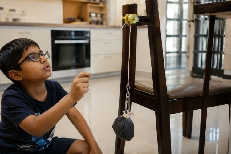 Building a simple pulley system