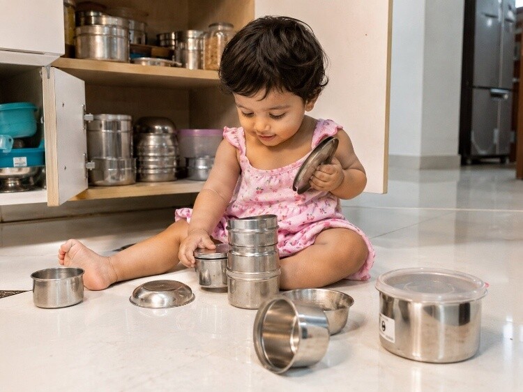 Container play with kitchen items